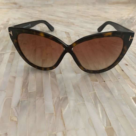 Tom Ford Arabella Dark Havana Cat-Eye Sunglasses - Picture 6 of 8